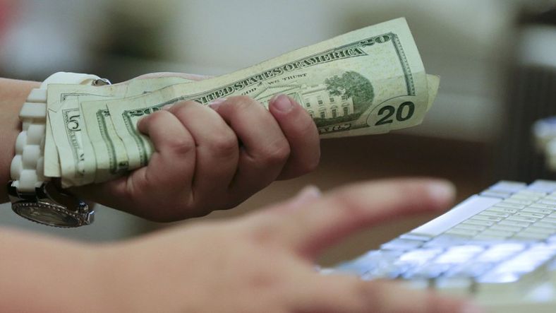 Julio marcó un récord de venta de dólares por la ventanilla oficial: U$S178 millones