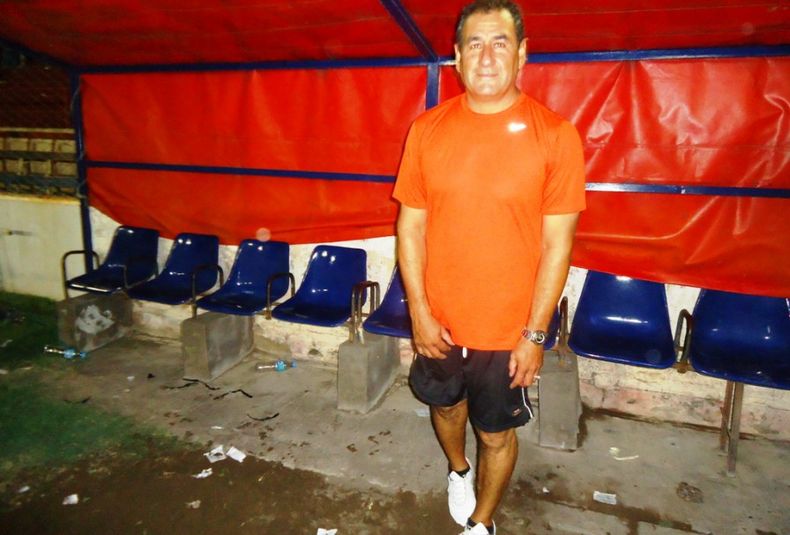 15 Hugo González. Después de la reunión de anoche, confirmó su renuncia como entrenador del Sp. PedalClub y se fue. Miércoles 11 02 15