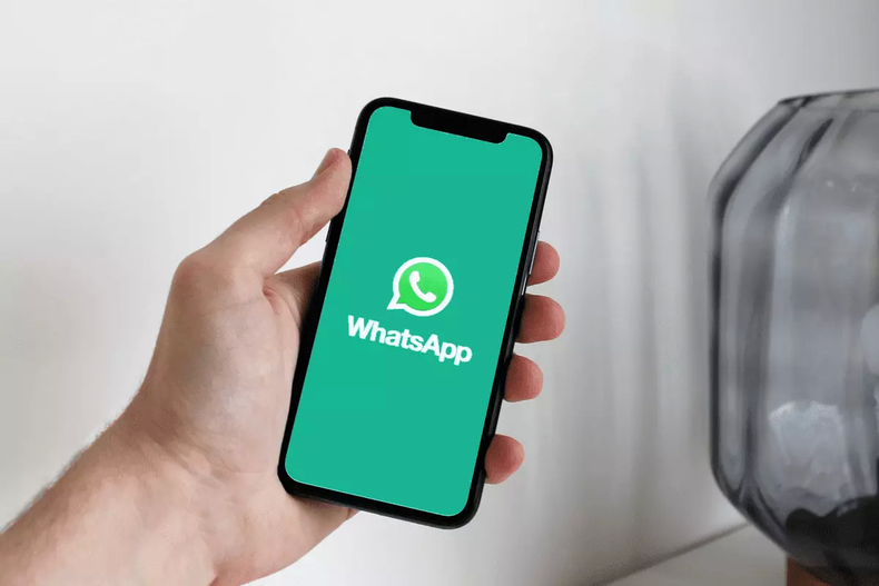 donde-se-guardan-las-fotos-de-whatsapp-en-iphone.jpg.webp