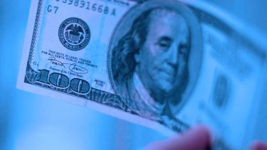 El dólar blue acumuló su quinta baja consecutiva y cerró a $169
