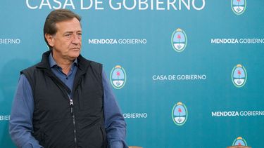 Suarez sostuvo que analizaba dar un bono a raíz de la devaluación.