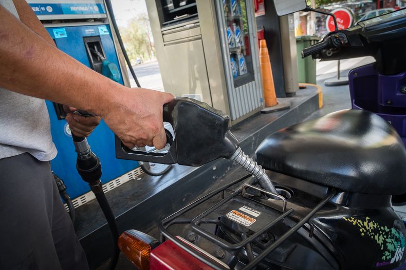 Con el precio del petróleo en alza a nivel mundial, ¿qué puede pasar con la nafta en Argentina?