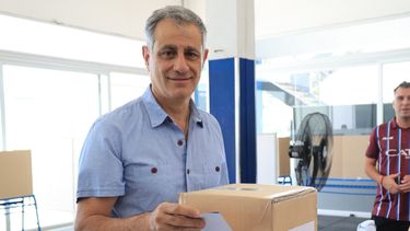 José Mansur se quedó con la victoria. José Mansur se quedó con la victoria.