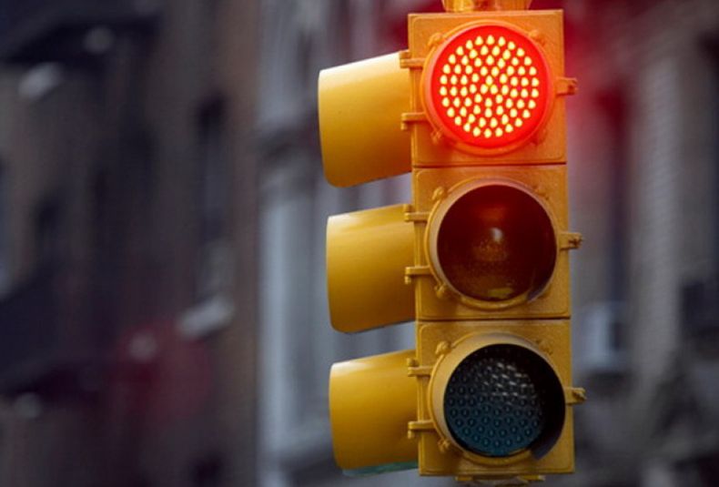 El Gobierno de Mendoza modernizará semáforos de Ciudad y Godoy Cruz: cuánto invertirá y en qué calles.