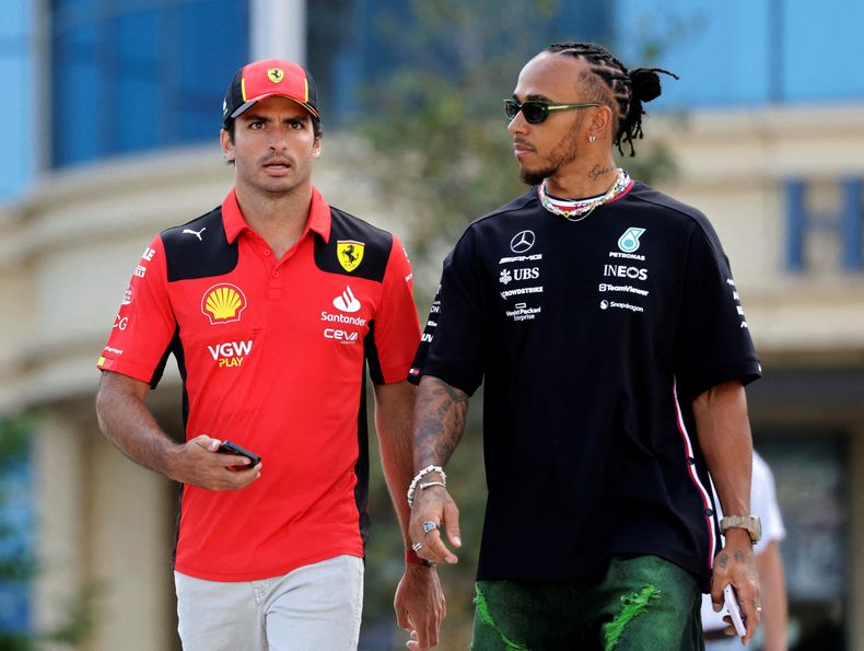 Fórmula 1: Sainz y Lewis Hamilton compartirían equipo en Ferrari.