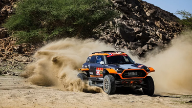 Guillaume de Mévius y Mathieu Baumel sorprendieron y lideran el Rally Dakar en la categoría Autos.
