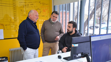 MIguel Ángel Ronco siguió de cerca el avance de la obra del Polideportivo en Rivadavia.