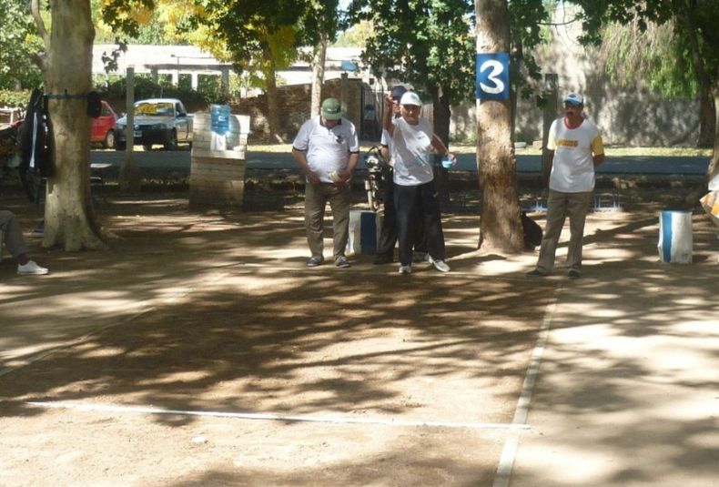 15 Ya están los semifinalistas del 2º Torneo Nacional de Tejo que se está jugando en San Rafael Domingo 15 03 15
