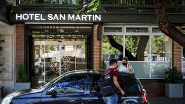 Sitio Andino | covid 19 mendoza, coronavirus mendoza, gente en la calle, pandemia, covid, gente, personas, aire libre, verano, clima, tiempo, mendoza,cafe, cafes, turismo, semana santa