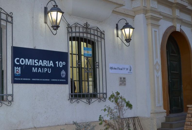 Quiso coimear a un polic�a y termin� preso en un calabozo de la Comisar�a D�cima