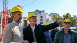 Ulpiano Suarez visitando el Patio Maristas.