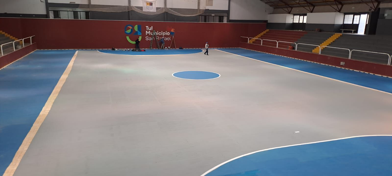 Renovado piso del Polideportivo Nº 2 de San Rafael.