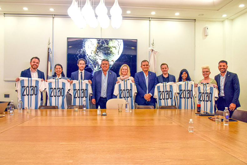 Durante su estadía en Argentina, los miembros de la comitiva revisaron diversos aspectos relacionados con la organización del evento.