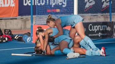 Las Leoncitas van por más. Las Leoncitas van por más.