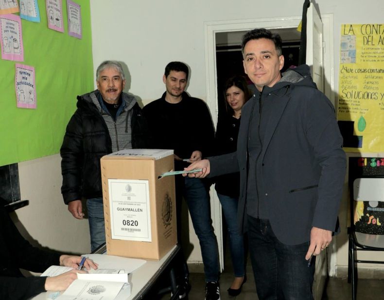 Marcos Calvente, candidato a intendente de Guaymallén por el frente Cambia Mendoza. Marcos Calvente, candidato a intendente de Guaymallén por el frente Cambia Mendoza.