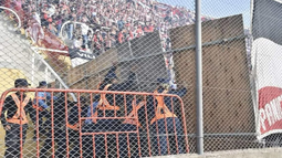 Asesinaron a un hincha del Club Atlético Chacarita Juniors durante el partido ante el Deportivo Maipú Asesinaron a un hincha del Club Atlético Chacarita Juniors durante el partido ante el Deportivo Maipú