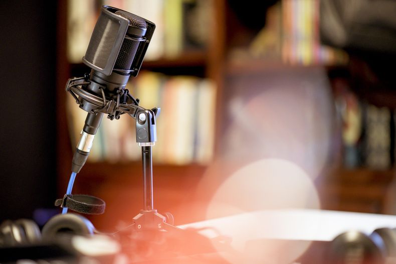 microfono, radio, locutor, locución, locutora.jpg