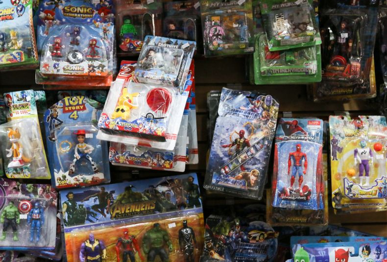 Compras navideñas, fin de año, navidad, vidrieras navidad, covid 19, coronavirus, año nuevo, consumo, compras, ventas, juguetes, juguetería, regalos