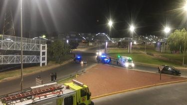 Agredió a su pareja, la llevó por la fuerza en su auto y se accidentaron