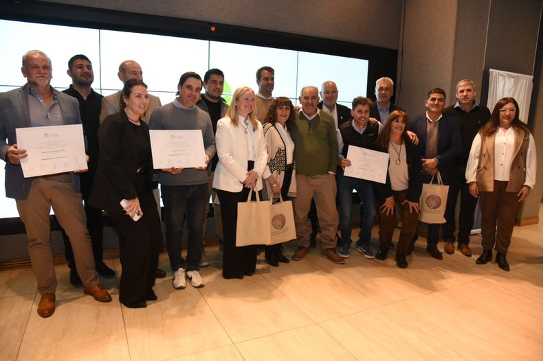 Productores fueron reconocidos por la Legislatura.