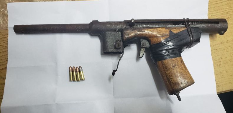 A los jóvenes le secuestraron un arma tumbera. (Foto ilustrativa).