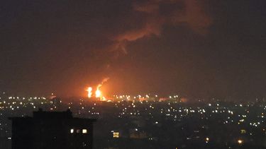 Entre negociaciones y ataques, la paz entre Estados Unidos e Irán sigue siendo difícil de lograr Entre negociaciones y ataques, la paz entre Estados Unidos e Irán sigue siendo difícil de lograr