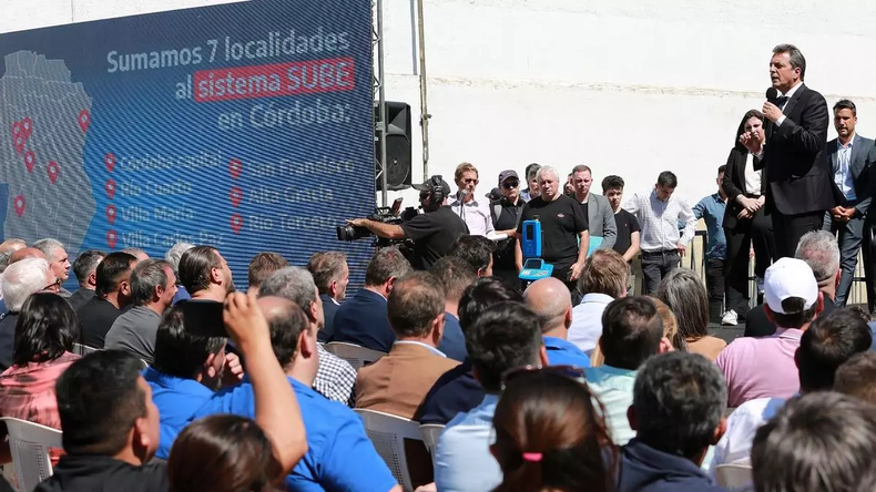 Sergio Massa en Córdoba, camino al balotaje, ensayó un discurso de campaña sin salirse del manual.  