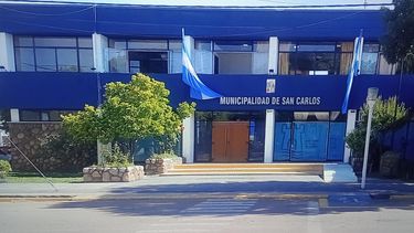 El intendente de San Carlos dispuso un recorte de sueldos y dietas.
