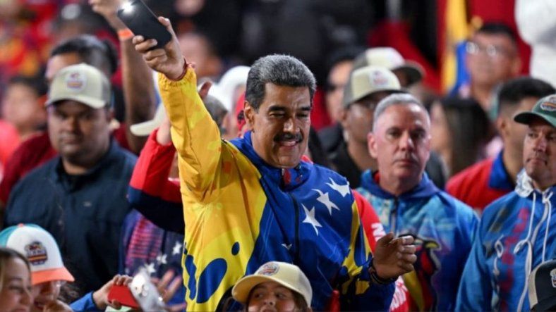 Elecciones Venezuela: Maduro se adjudica el triunfo y la oposición denuncia fraude.