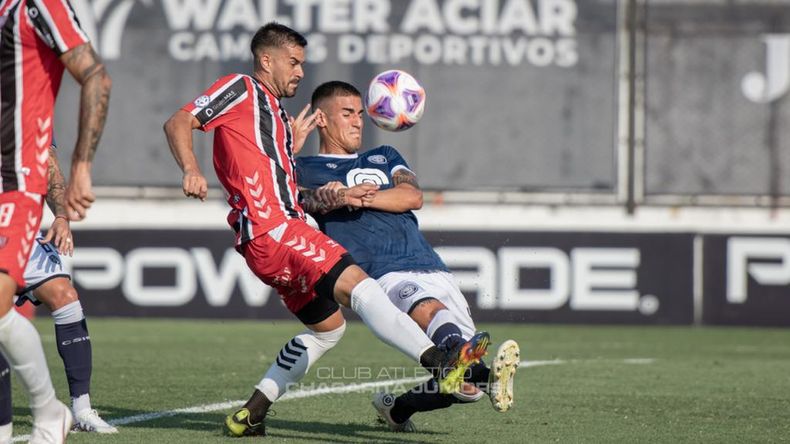 Independiente Rivadavia pasó una mala tarde con Chacarita y fue goleado