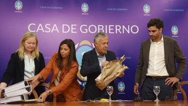 Tren de Cercanías del Este: diez empresas compiten por la obra ferroviaria