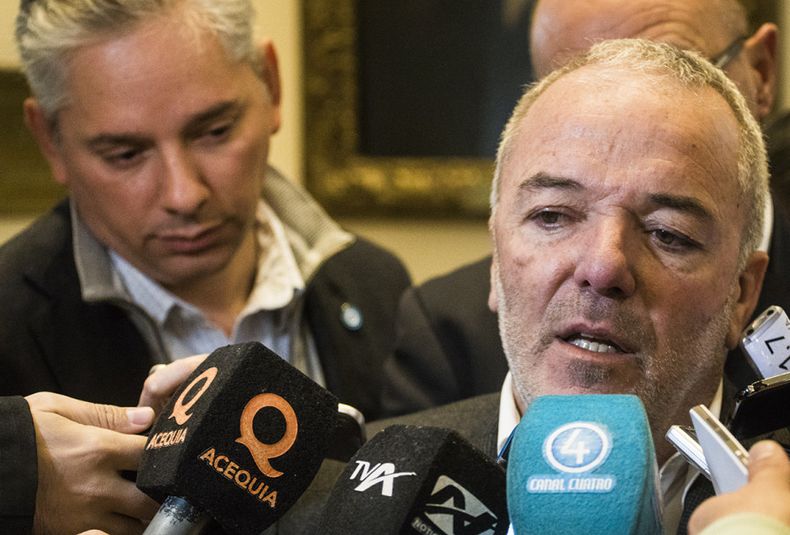 Reunión Legislatura Fracking, Emilio Guiñazú, subsecretario minería y energía, Mingorance