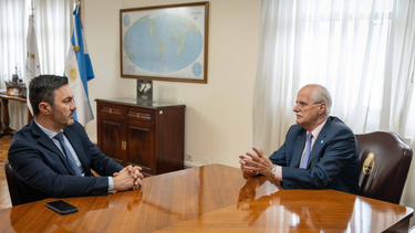 taiana y petri se reunieron para avanzar la transicion