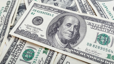 El dólar oficial cerró a $130,07.