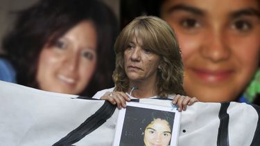 La historia de Silvia Minoli: la docente que dedicó su vida a la lucha por la memoria de Johana y Soledad