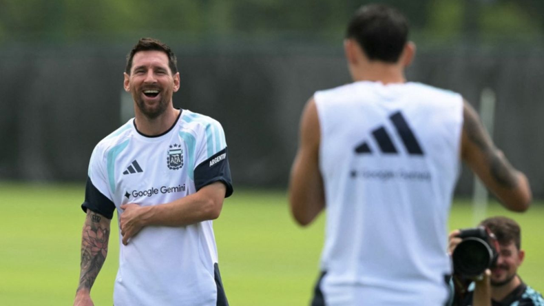 Lionel Messi publicó una imagen de la Selección argentina reunida en entrenamiento en la previa al inicio del exigente Mundial 2026.