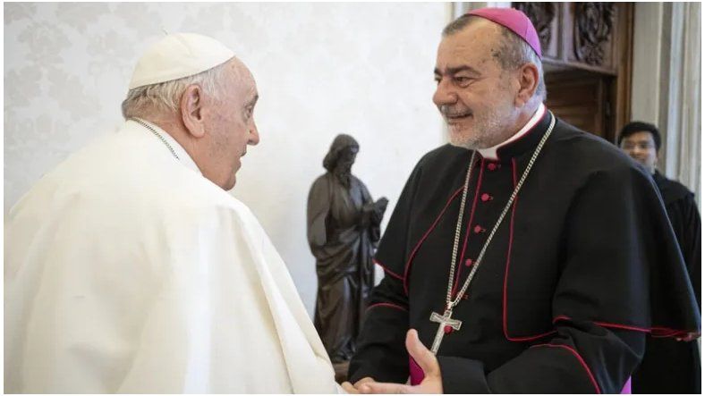 El Papa Francisco recibió al obispo de San Rafael.