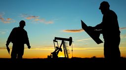 Galuccio anunció el descubrimiento de un pozo de petróleo en Neuquén que será operado desde Mendoza