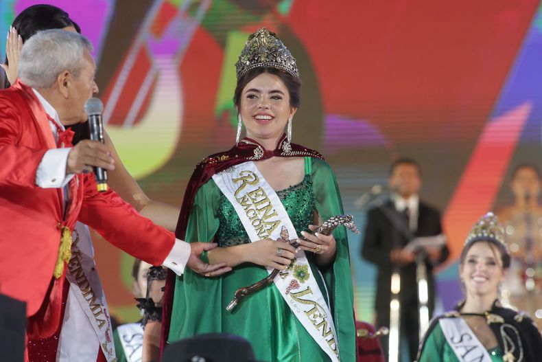 Ana Laura Verde, reina de la Fiesta de la Vendimia