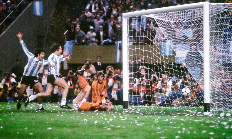 Una luchada pero merecida Copa Mundial de Fútbol 1978 se quedó en nuestra tierra.