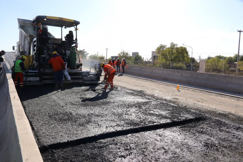 La Dirección Provincial de Vialidad ya trabaja sobre la Nueva Panamericana Ruta 82. Se avanza sobre la traza principal de ocho kilómetros.