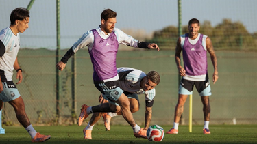 Lionel Messi sería titular en el amistoso ante Angola, en Luanda. Lionel Messi sería titular en el amistoso ante Angola, en Luanda.