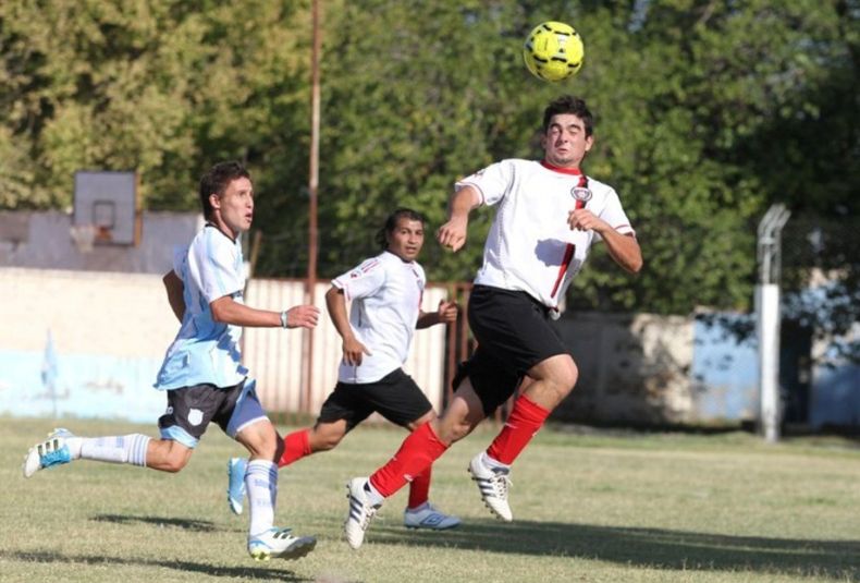 14  Se completa ésta tarde la 3ª fecha del Campeonato Clausura del fútbol sureño. Lunes 18.8.14