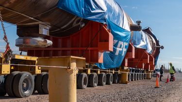 Reanudaron el traslado del reactor de IMPSA hacia YPF y ya se sabe cuándo finalizará.
