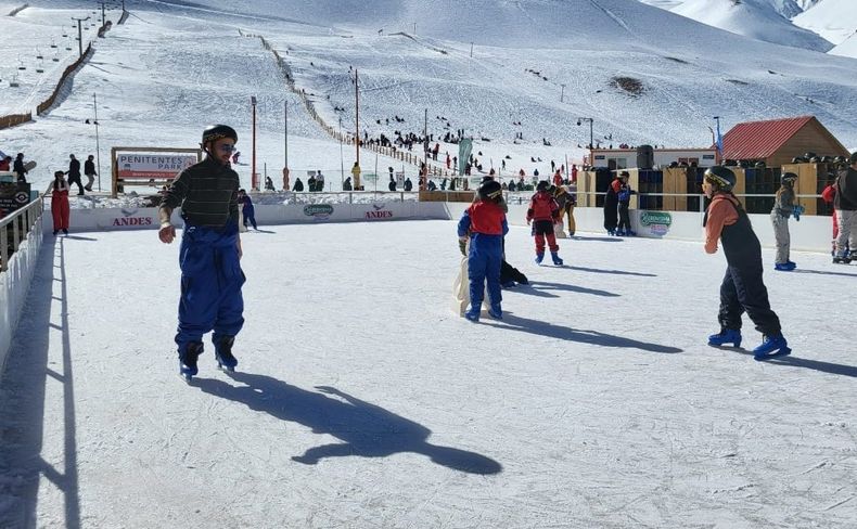 Reabren dos centros de ski en Mendoza este martes.