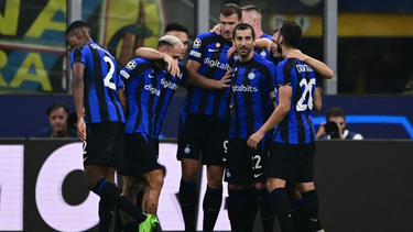 El Inter de Italia clasificó a la siguiente fase de la Champions League. El Inter de Italia clasificó a la siguiente fase de la Champions League.