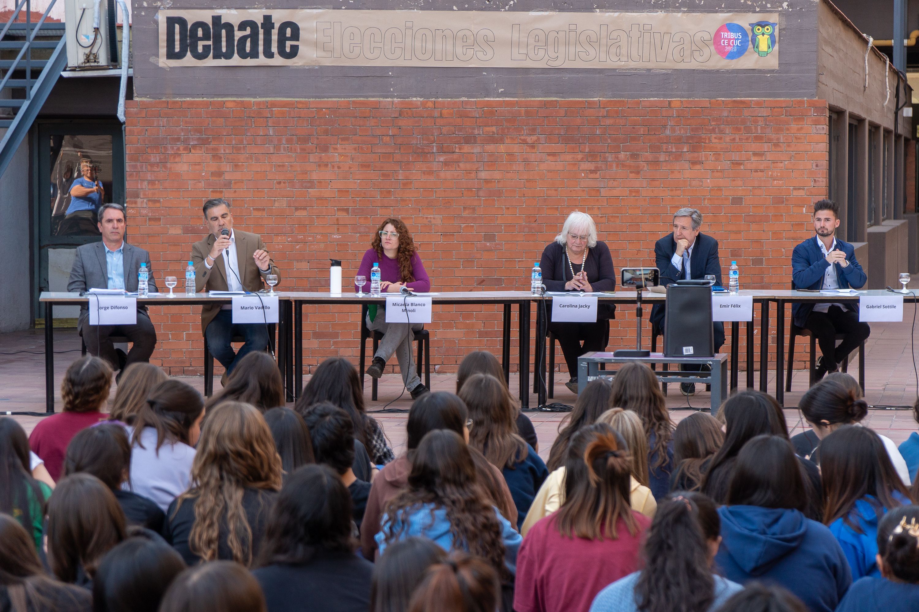 Elecciones 2025: así fue el debate de candidatos frente a estudiantes.