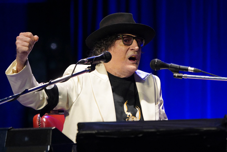 Charly reapareció públicamente tras su festejo de cumpleaños.