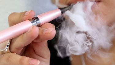 Cigarrillo electrónico: legalizan su venta en Argentina, pero imponen varias restricciones.
