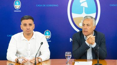 El intendente Marcos Calvente y el gobernador Alfredo Cornejo firmaron el convenio para que Guaymallén se sume al Ecosistema Digital de Integrabilidad de Mendoza.
